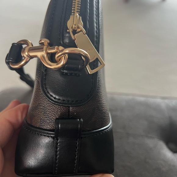 Coach Limited Signature Dome Crossbody (Leather) Never Used - Picture 6 of 8